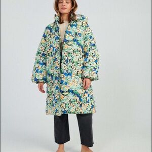 Stine Goya oak puffer in floral size medium NWT